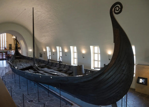 Drakkar Viking Ship Burial - Northlord