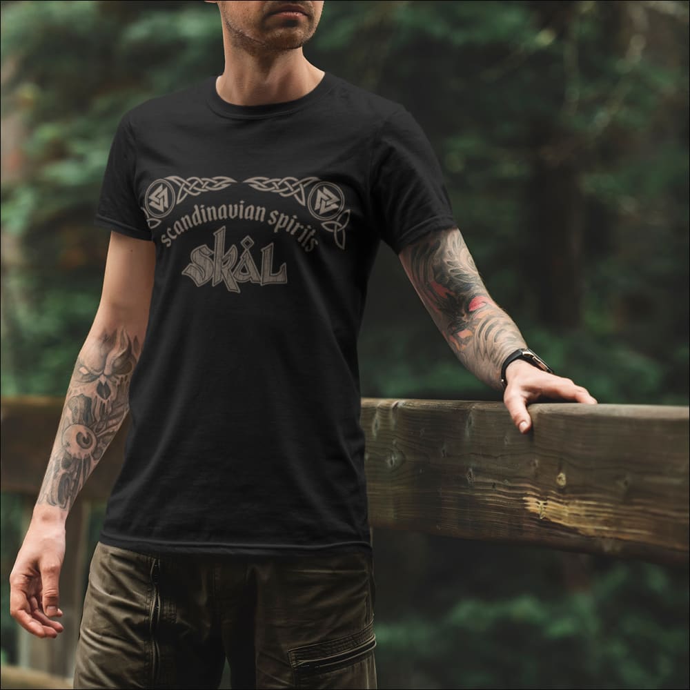 fortvivlelse bilag pille Scandinavian Spirits Skal T-shirt Black and Navy - Northlord